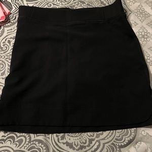 Basic black tennis skort size s